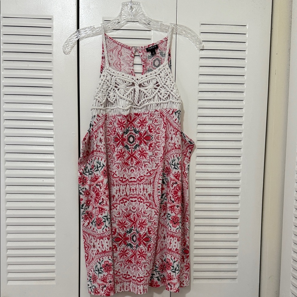 Torrid Red and Green with White Crotchet Patterned Top